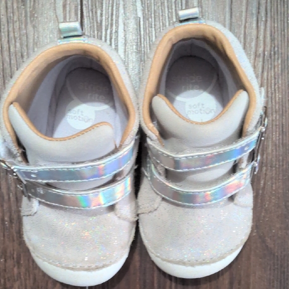 Sparkly White Kids Shoes with Holographic Straps - Picture 5 of 5